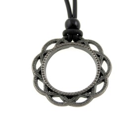 Praktiskt halsband med glasögonhängare